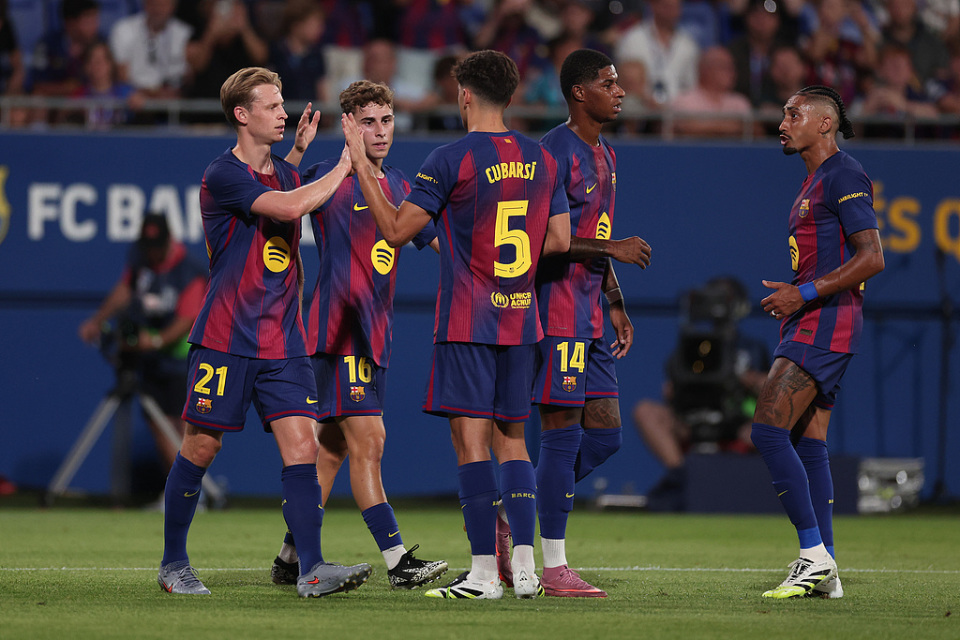 德容和拉什, 能组织调度, 的战术体系 德容和拉什, 能组织调度, 的战术体系